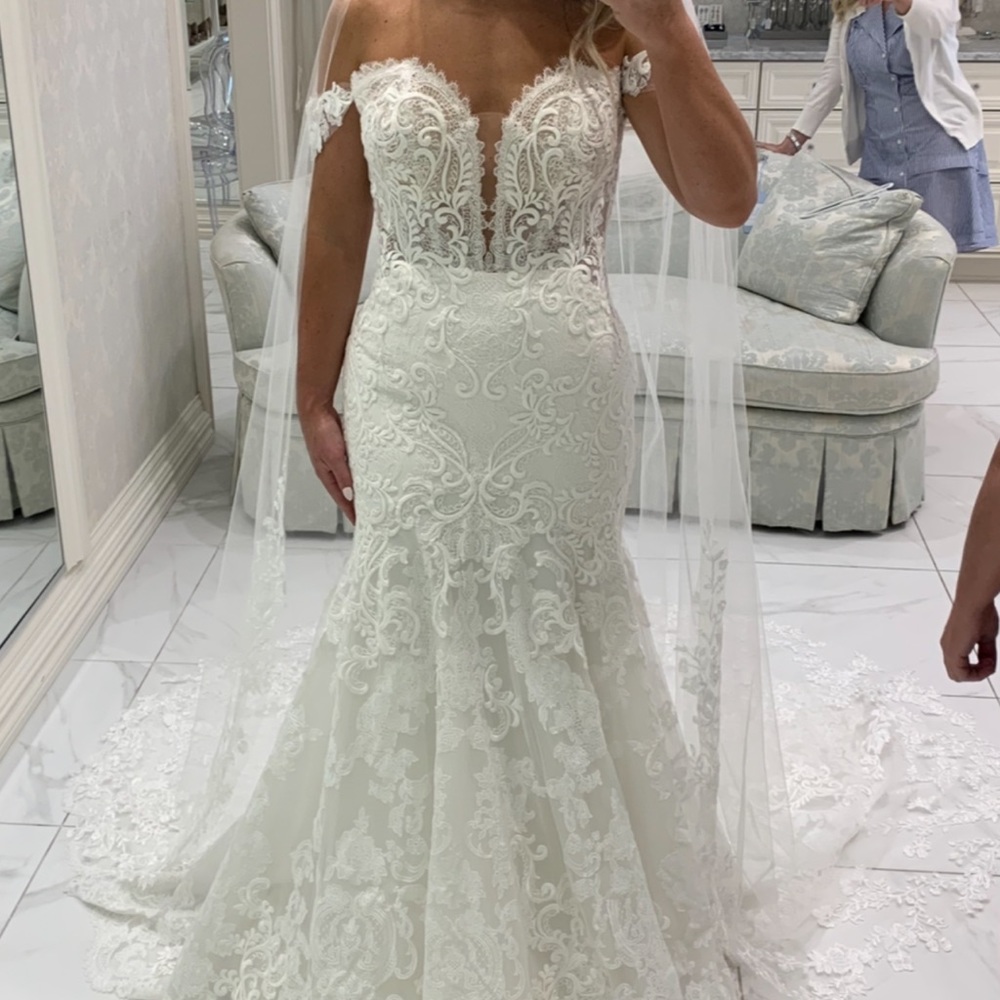 BRAND NEW Martina Liana Wedding Dress - style 1175